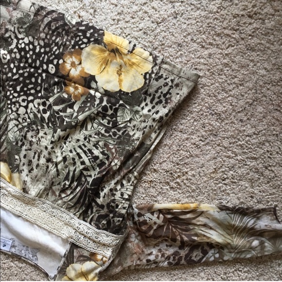 Boho top-  flowery camouflage with lace - Picture 2 of 6